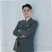 Johtava katastrofiriskien vähentämisen ja maaomaisuuden hallinnan asiantuntija