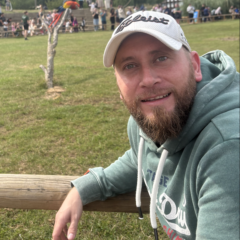 Junior E-commerce Specialist